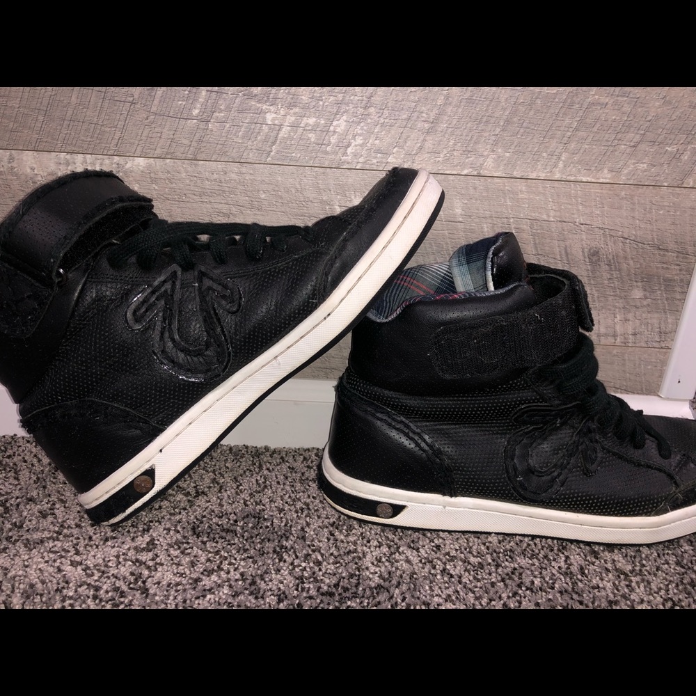 Men’s true religion shoes, worn gently. Flawless